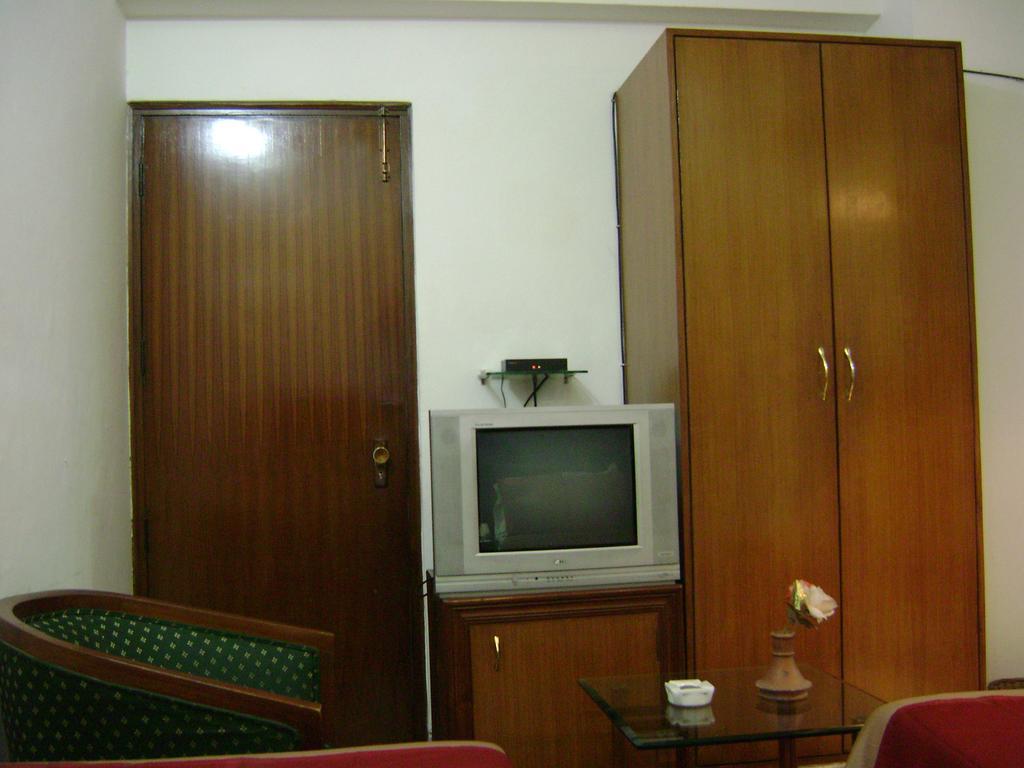 The Royal Residency Hotel New Delhi Exterior photo