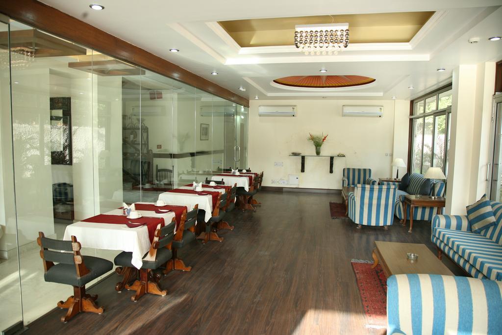 The Royal Residency Hotel New Delhi Exterior photo